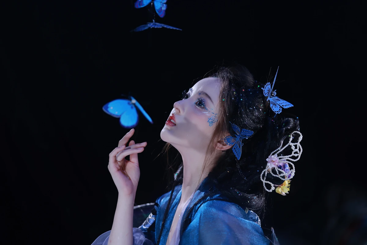 [YITUYU] 2023.01.13 Vol.2908 Thousands of butterflies flutter their wings Cherry blossoms after sunny weather#[24P]-1