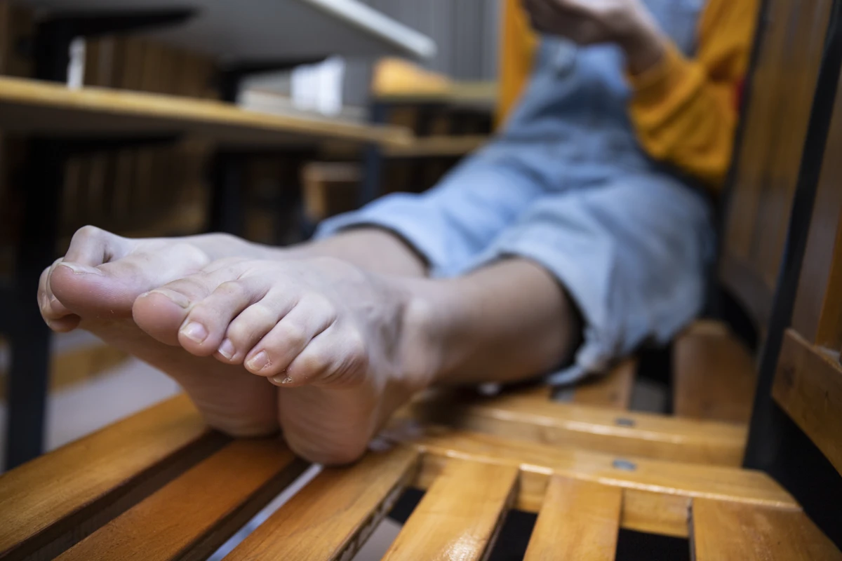 [Mzsock] NO.019 From a tricky angle, Sichuan girl Linlin shows off her beautiful feet in the classroom Southern football skills#[121P]-62